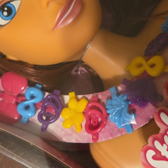 Fashion Styling Head - Picture 2 of 5